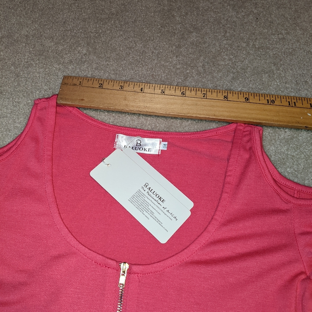 Nwts baluoke Pink peekaboo shoulder top - Picture 5 of 15